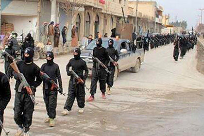 На севере Ирака боевики «Исламского государства» применили химическое оружие против курдских бойцов пешмерга.  Фото: Militant Website / AP