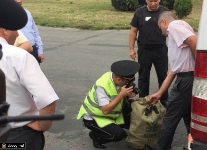 В качестве благодарности за порядочность свидетель получил два блокнота.