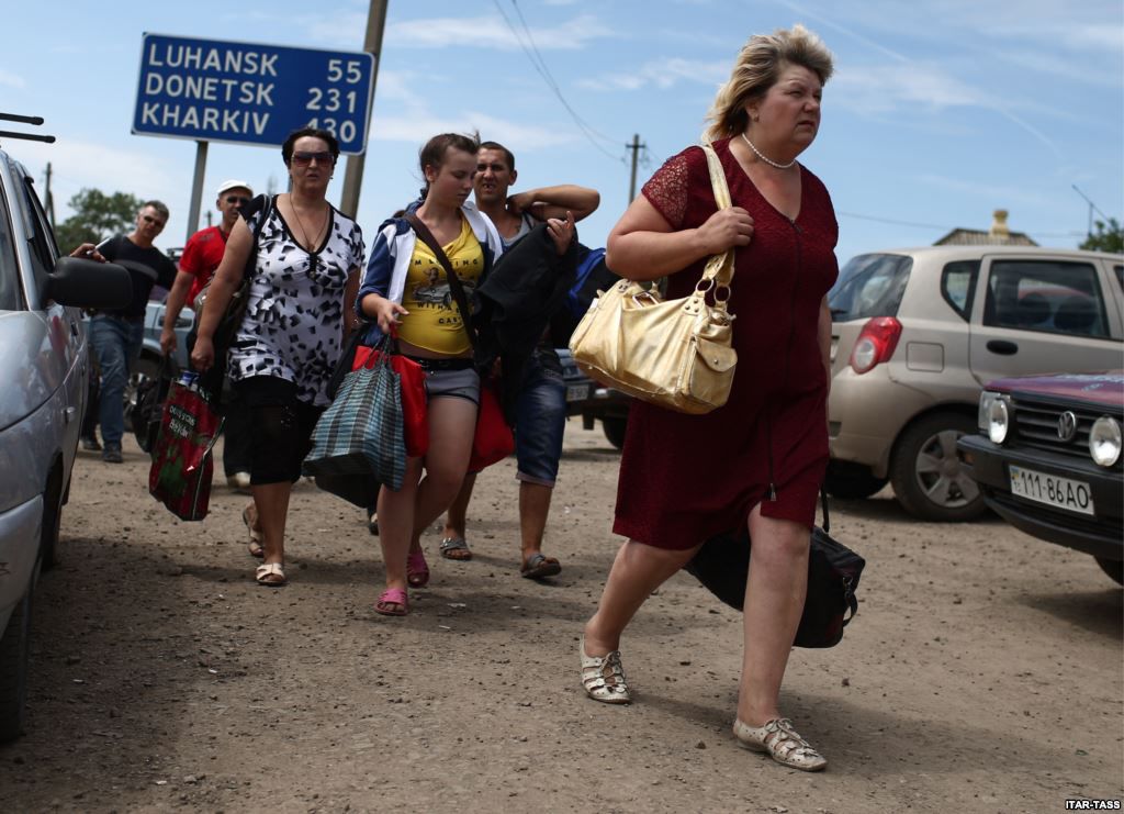 Как отмечается, все средства будут направлены переселившимся из Донбасса в Мариуполь.