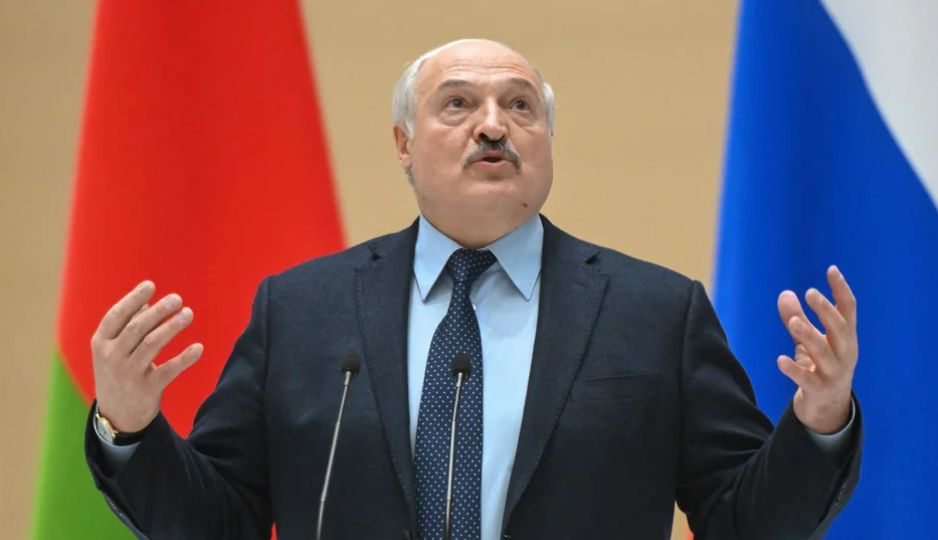 Лукашенко пожелал украинцам в День независимости «мирного неба».