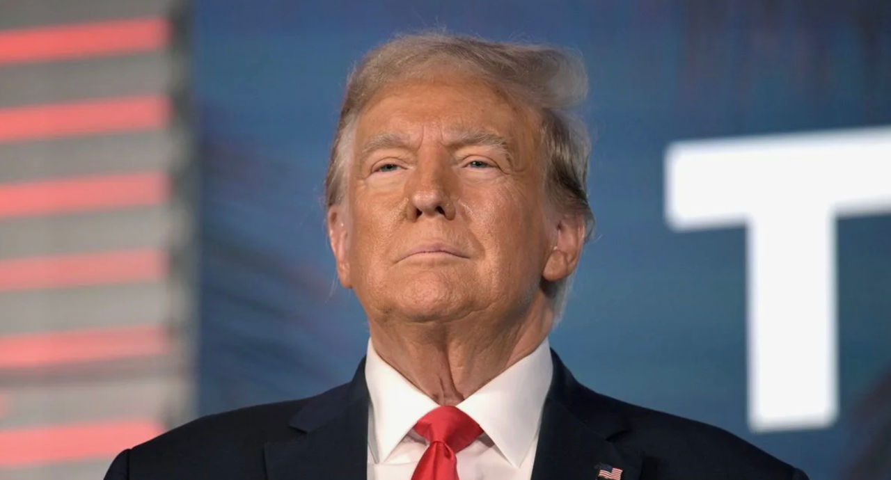 Trump a anunțat închiderea completă a spațiului aerian deasupra Venezuelei.