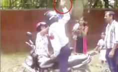 Un polițist din Delhi a fost arestat după ce a aruncat cu o cărămidă într-o femeie. Foto: antena3.ro