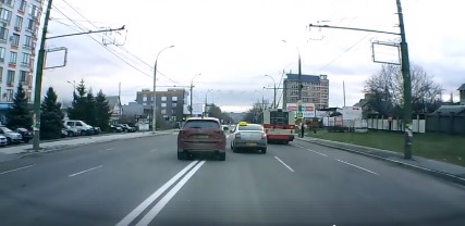 Водители создали реальную аварийную ситуацию.