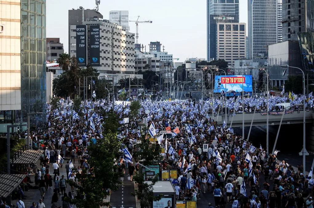 В Израиле не утихают протесты против судебной реформы.