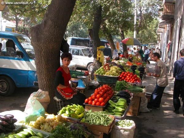 Столичные власти решили прекратить незаконную уличную торговлю. Людей с насиженных мест выгнали силой.