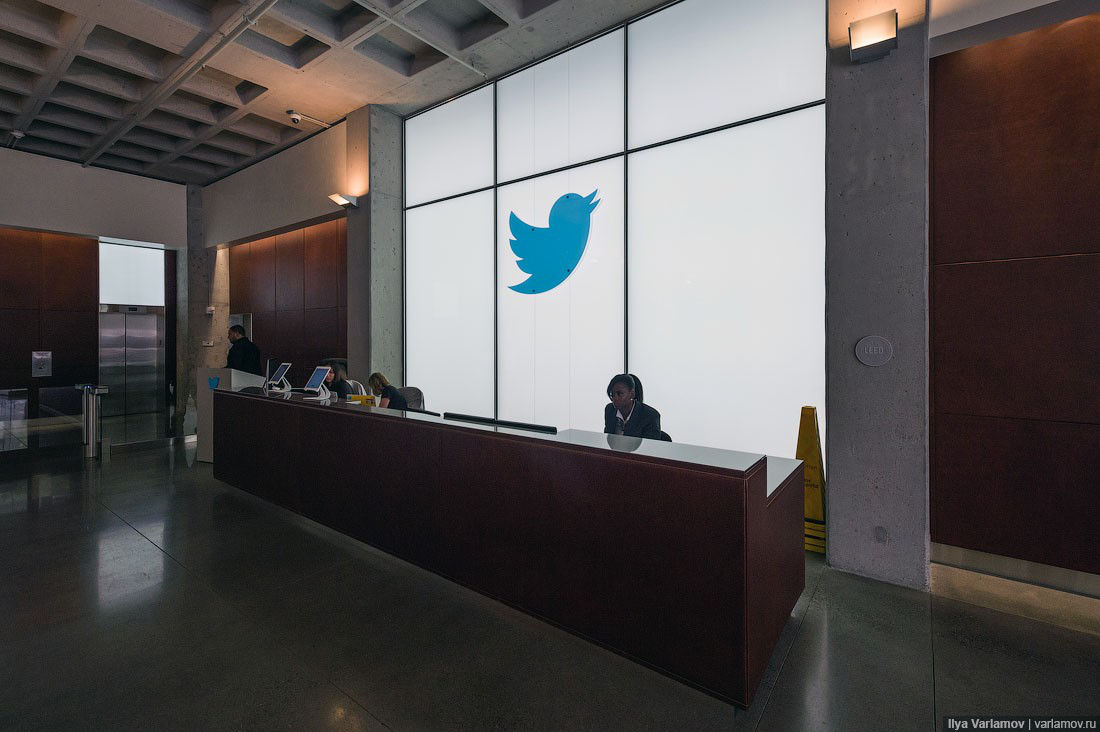 Bloomberg: Twitter сократит офисные площади для снижения затрат.