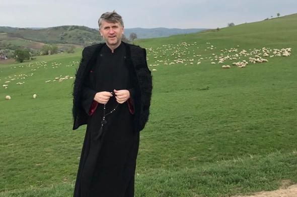 Румынский священник обвиняется в сексуальных домогательствах к несовершенолетнему.