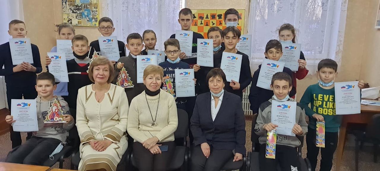 В Молдове юные шахматисты получили новогодние подарки и дипломы.