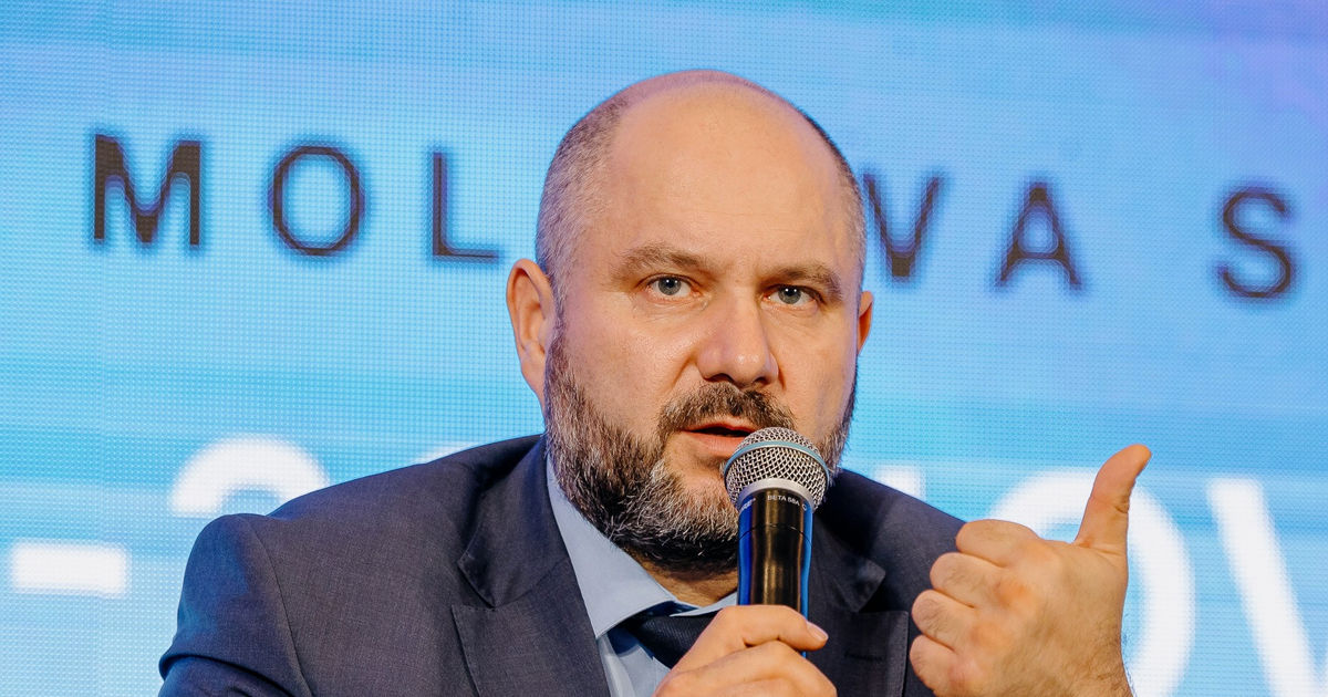 Parlicov câștiga mai puțin ca ministru decât la postul său anterior: Pierdea 10.000 de lei pe lună.