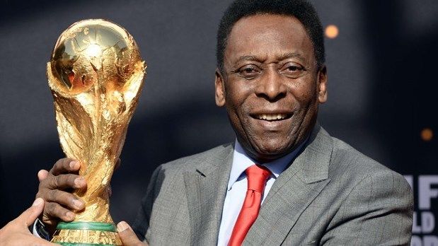 Pele și-a vândut la licitație toate trofeele şi medaliile.