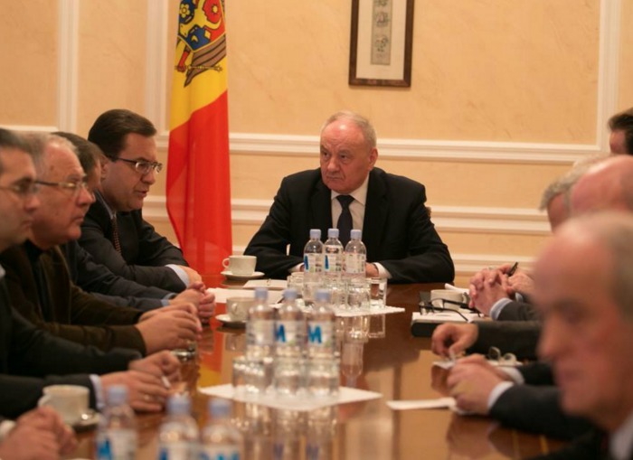 Potențialii premieri trebuie să fie integri și fără suspiciuni de corupție. Foto: presedintie.md