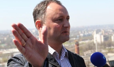Dodon spune ca se lucrează la construcţie şi amenajarea studioului. Foto: obzormd.com