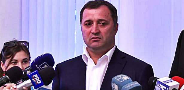 Необходимо ускорить следственные действия по тому, что произошло в этом банке, и не только.