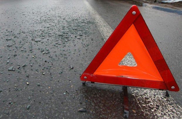 Patru mașini, avariate pe strada Albișoara. Foto: realitatea.md