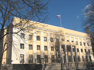 На сайте Посольства РФ в Румынии дипломаты проводят "уроки истории".