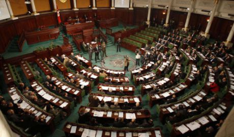 Trei indivizi înarmaţi au atacat miercuri clădirea parlamentului tunisian, situată în centrul oraşului Tunis. Foto: diepresse.com
