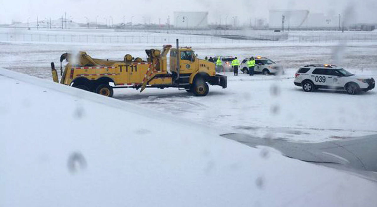 Londra: Sute de zboruri anulate pe aeroporturile Stansted și Luton