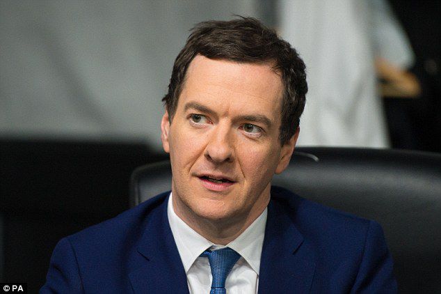 Великобритания может потратить более £12 млрд ($18 млрд) из бюджета на обустройство беженцев.