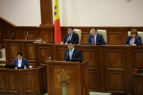 Правительство Габурича, утвержденное в среду, это шаг назад в процессе европейской интеграции Республики Молдова.