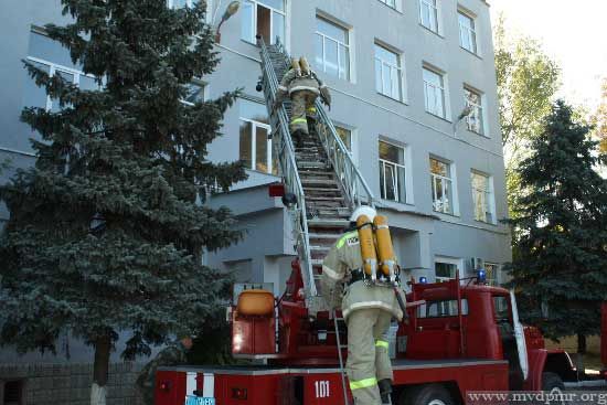 В Приднестровье наградили лучших спасателей.