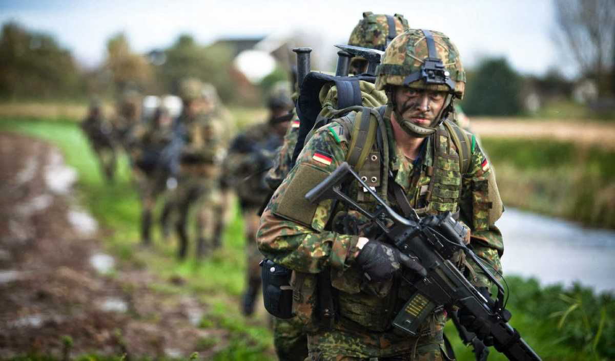Канцлер ФРГ намерен увеличить военный бюджет Германии на €2 млрд
