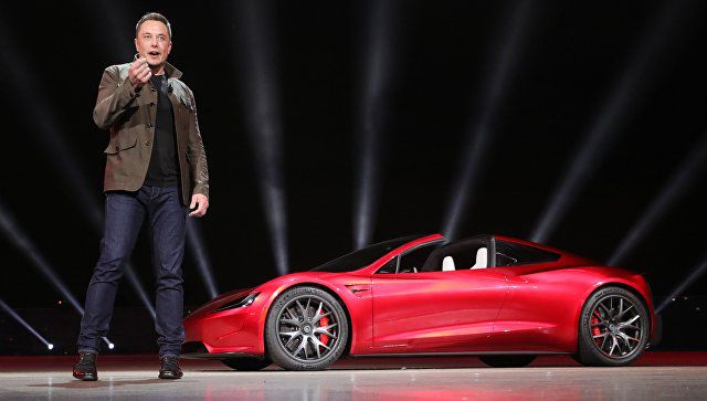 В августе автопилот Tesla станет полностью автономным.