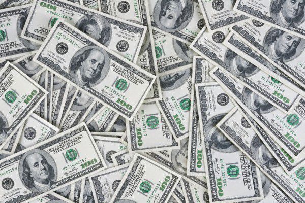 Сделки спот по покупке/продаже валюты за молдавские леи, влияют на денежную массу.