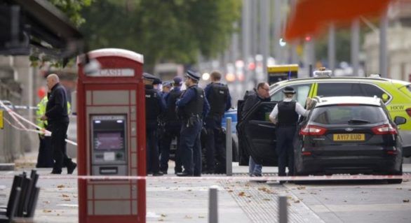 Londra: O mașina a intrat într-un grup de pietoni. Sunt răniți