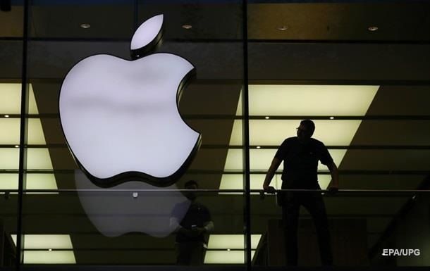Цена акций компании Apple в четверг, 2 января, впервые превысила порог в 300 долларов.