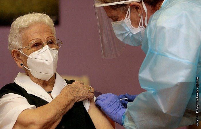 Италия ввела обязательную вакцинацию для людей старше 50 лет.
