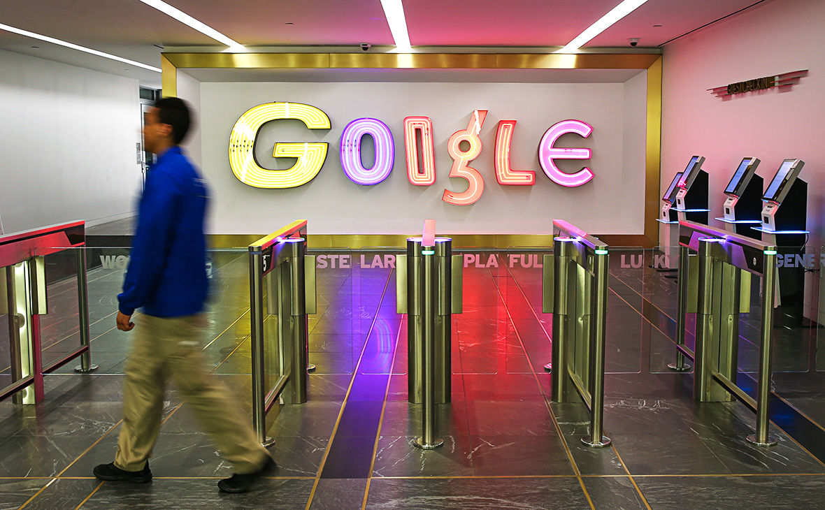 Сотрудники Google требуют от компании прекратить сотрудничество с полицией.