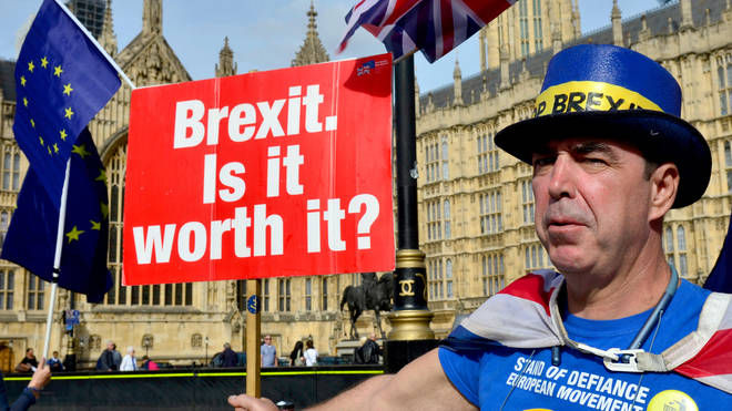 ЕС начал четыре новые процедуры нарушения против Британии из-за Brexit.