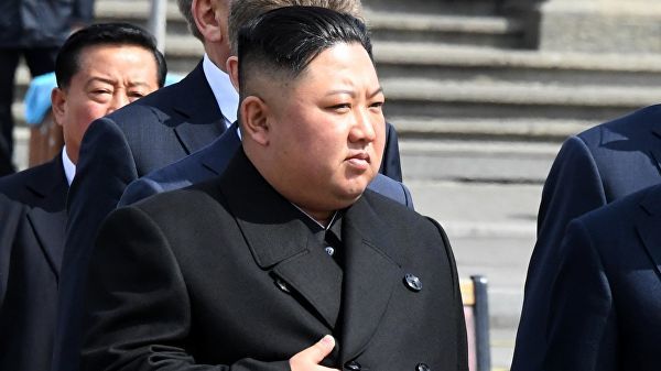 Лидер Северной Кореи Ким Чен Ын посетил концерт вместе со своим первым заместителем Ким Ен Чхолем