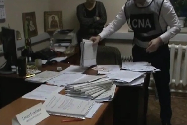 Начальница службы была задержана на 72 часа.