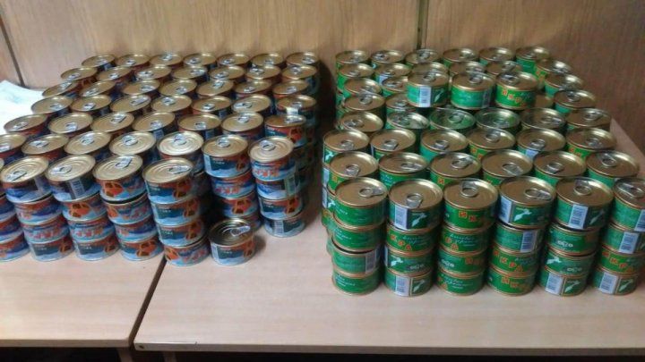 Молдаванин вез на родину 54 килограмма контрабандной красной икры.