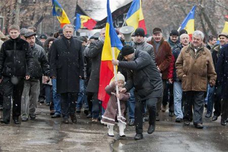 "Нашисты" и социалисты вчера праздновали победу. Фото: eastbook.eu