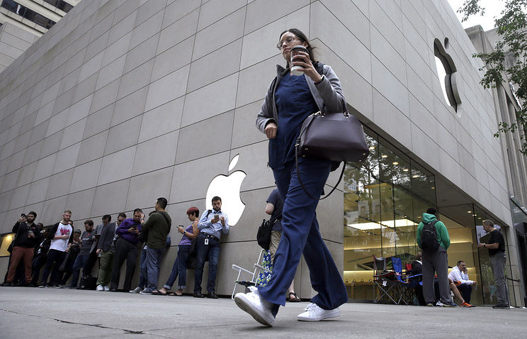 Корпорация Apple хочет запатентовать бумажный пакет с гибкими ручками.