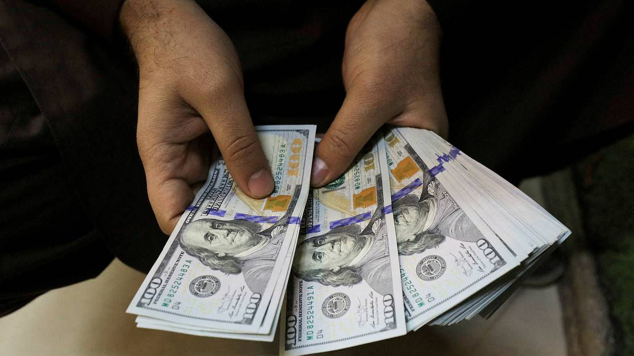 Bloomberg: Мировые рынки столкнулись с кризисом из-за нехватки долларов.