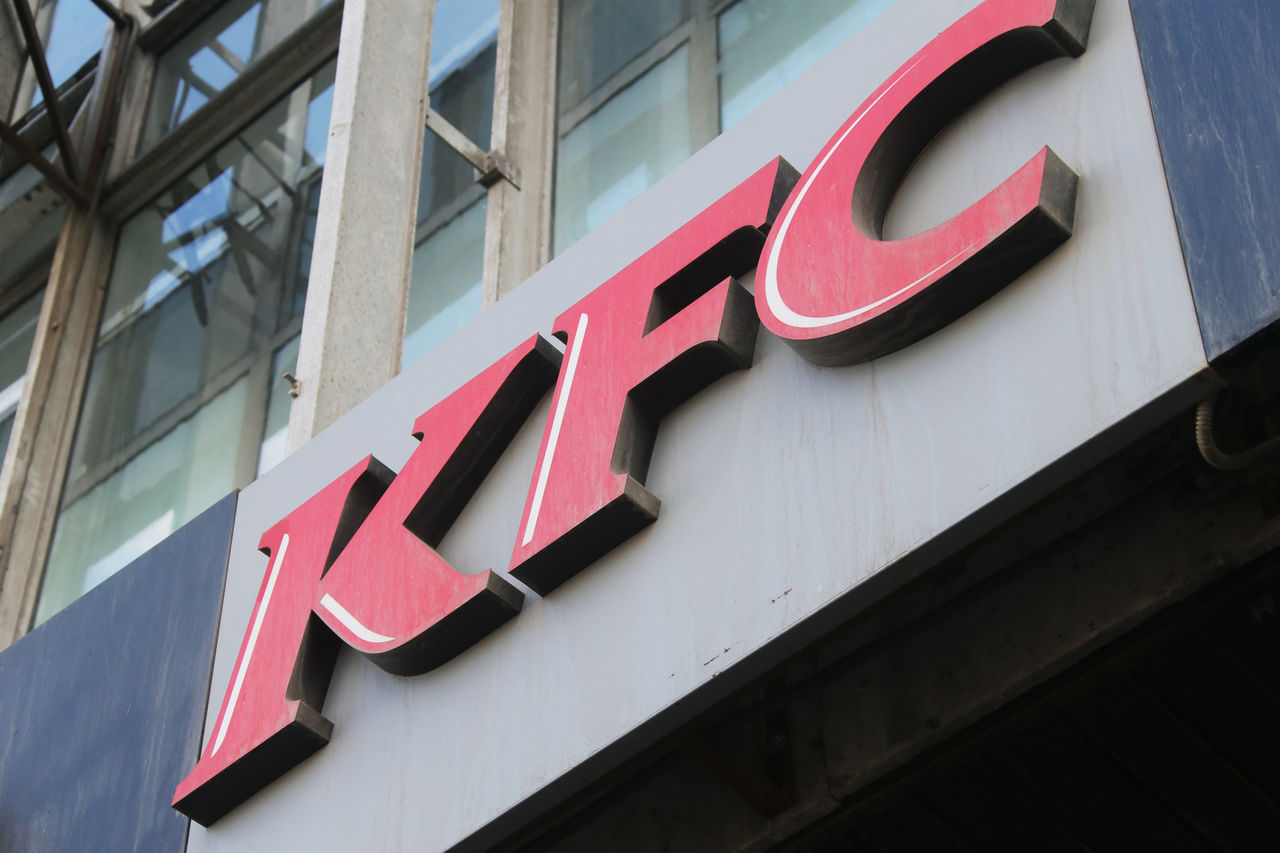 PR-фирма разорвала контракт с представителем KFC из-за скандала в Киеве