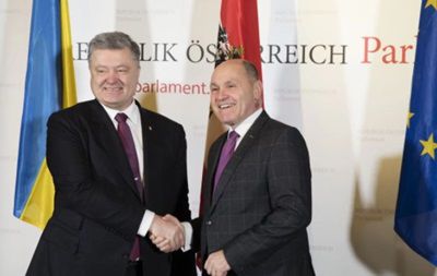 Порошенко призвал Австрию признать Голодомор геноцидом украинцев.