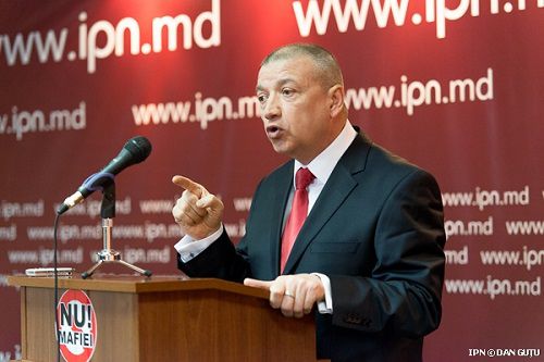 Мокану сказал в понедельник на пресс-конференции, что появление на политической сцене Молдовы новой партии во главе с Юрием Лянкэ зависит «от поведения его партийного шефа Влада Филат по отношению к Плахотнюку».