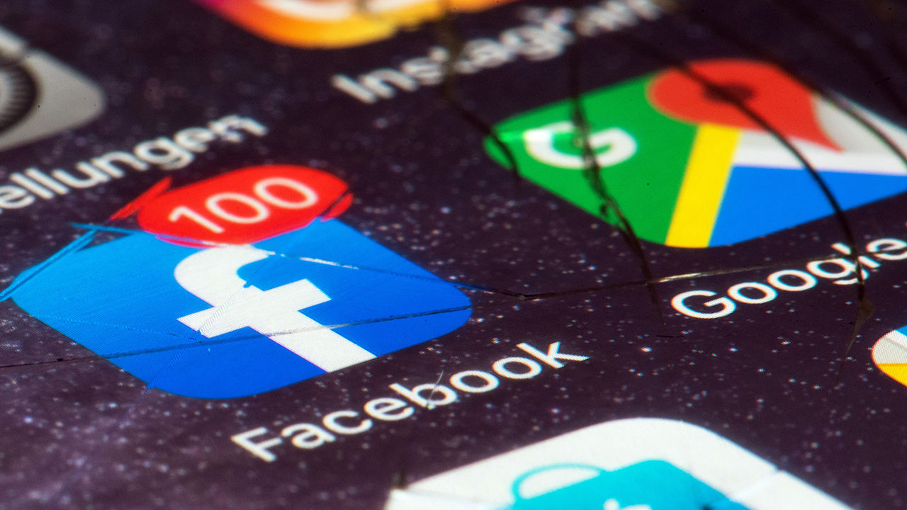 Названы приложения, которые собирают данные владельцев iPhone.