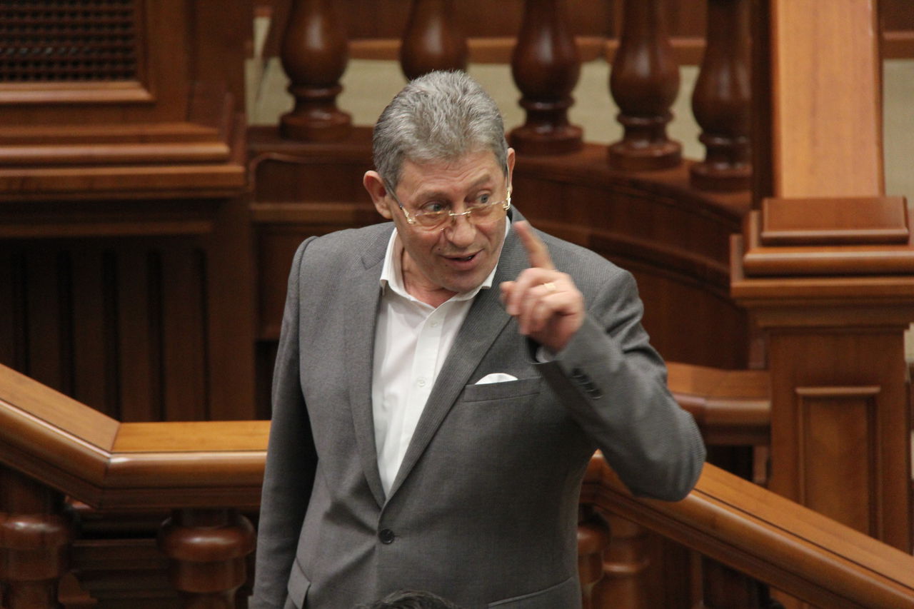 Liderul liberalilor nu a dorit să comenteze pe larg inițiativa socialiștilor.
