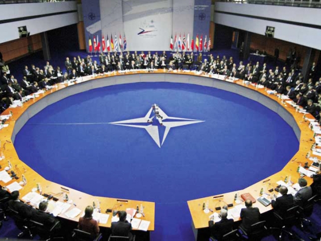 Secretarul general al NATO participa, la Atena, la o reuniune informala a ministrilor Apararii din statele UE.