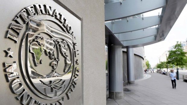 По данным МВФ, влияние конфликта на востоке страны оказало больше, чем ожидалось.