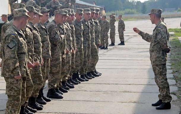 17 апреля 290 американских десантников прибыли в Украину тренировать украинских военных.