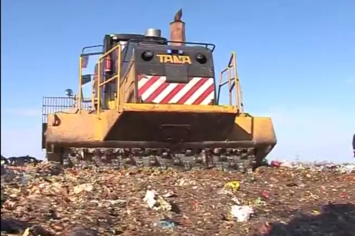 Aproximativ 20 de tone de mere de proveniență din Republica Moldova au fost distruse cu ajutorul unui buldozer de către Serviciul fitosanitar rusesc.