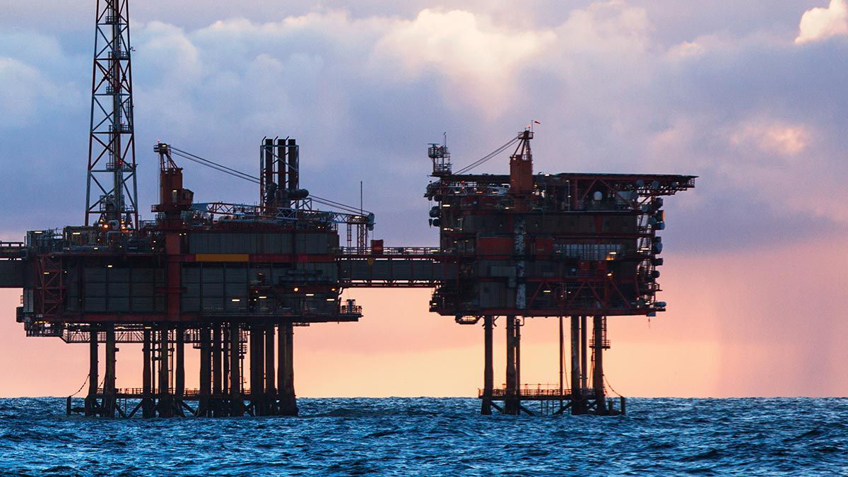 Платформу "Черноморнефтегаза" снова обстреляли.