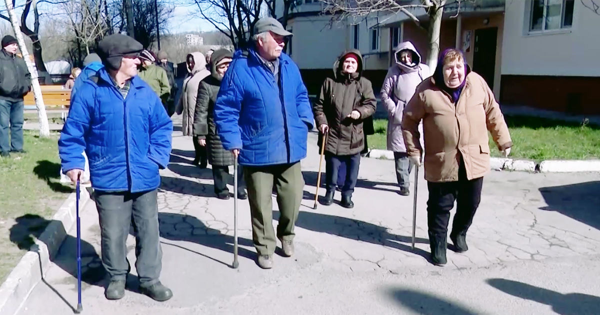 Жители столичной улицы добиваются возвращения общественного транспорта.