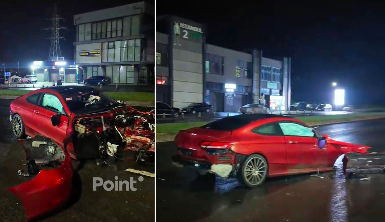 У Mercedes оторвало двигатель после удара о столб на выезде из Кишинёва.